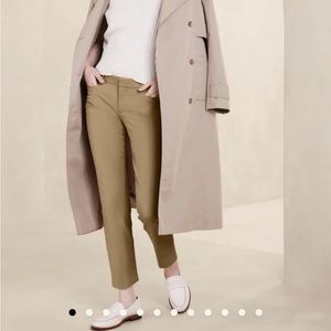 Banana Republic Sloan Pants, size 6 Khaki
